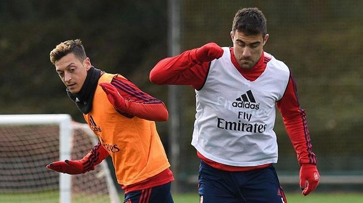 Fenerbahçe'ye Sokratis transferinde Yunan rakip