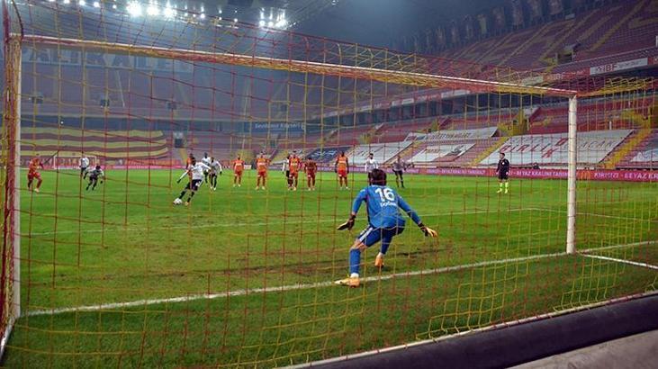 Beşiktaş penaltı golünde Galatasaray'ı yakaladı