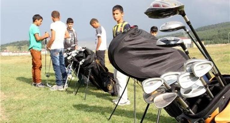 Ardahanlı golfçü çocuklar artık profesyonel sahada oynuyor