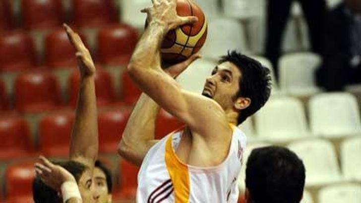 Aslan Tofaş'a çarptı: 76-86