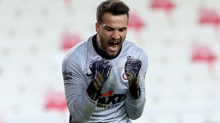 Galatasaray'da Okan Kocuk kalesinigole kapadı