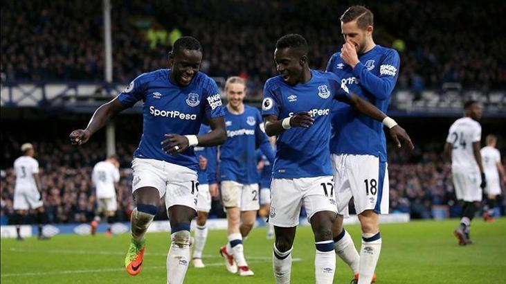Galatasaray Niasse ile el sıkıştı