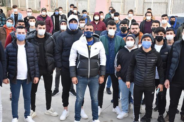 Menemenspor taraftarlarından yönetime tepki