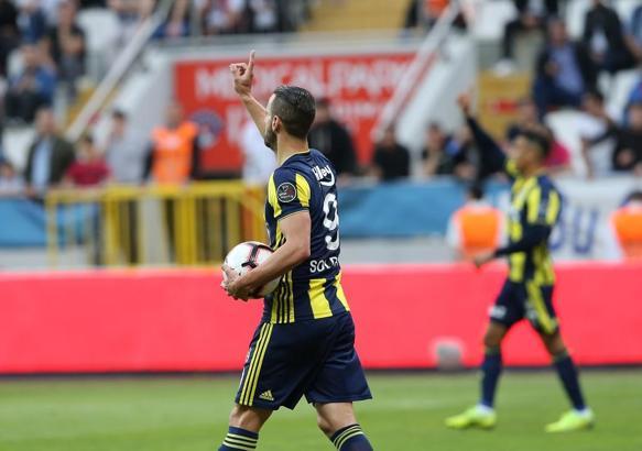 Fenerbahçe'de Soldado uçuşa geçti