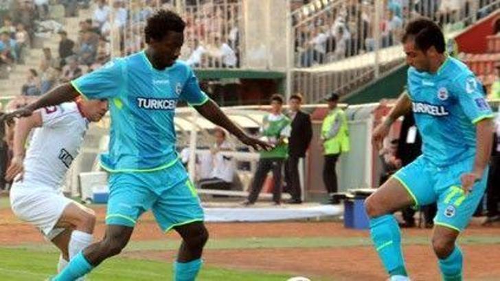 Diyarbakırspor'dan cezalı hocasına hediye