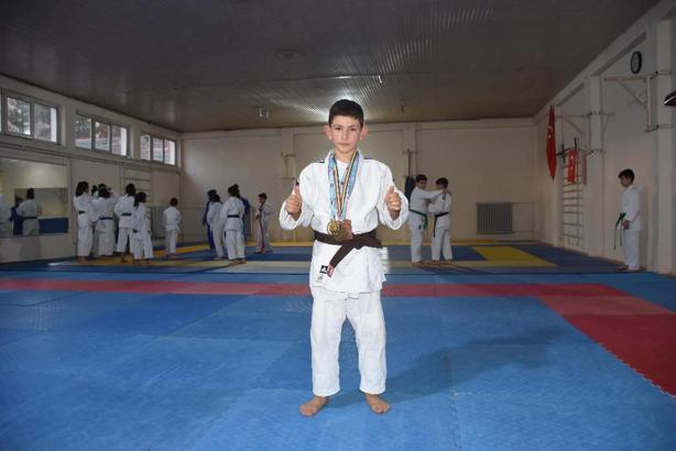 Tesadüfen başladığı judo, Mert Efe'nin hayatını değiştirdi