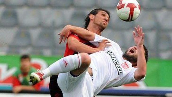 Yiğido perişan, Gençler süper 2-0