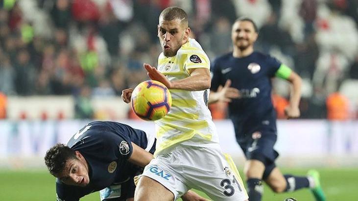 Monaco Radamel Falcao yerine Islam Slimani'yi alıyor