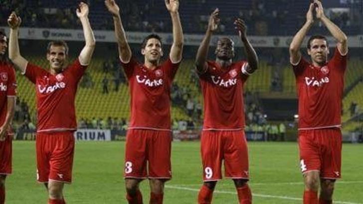 Twente evinde diğerleri dışarıda