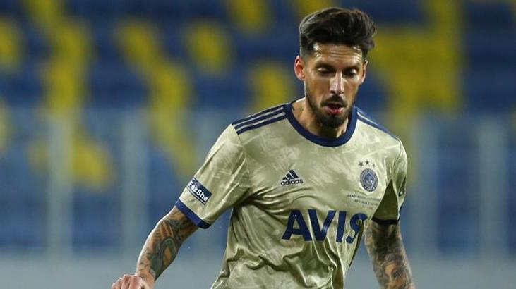 Fenerbahçe'nin sahadaki patronu Jose Sosa