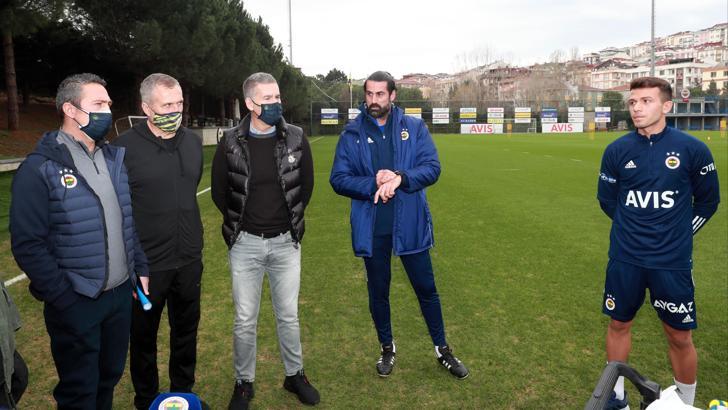 Fenerbahçe'de Ali Koç ve yöneticilerden idman ziyareti