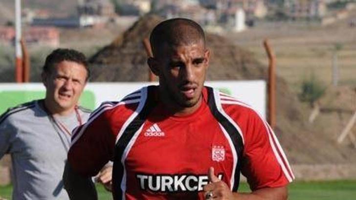Bouazza ile yollar ayrıldı!