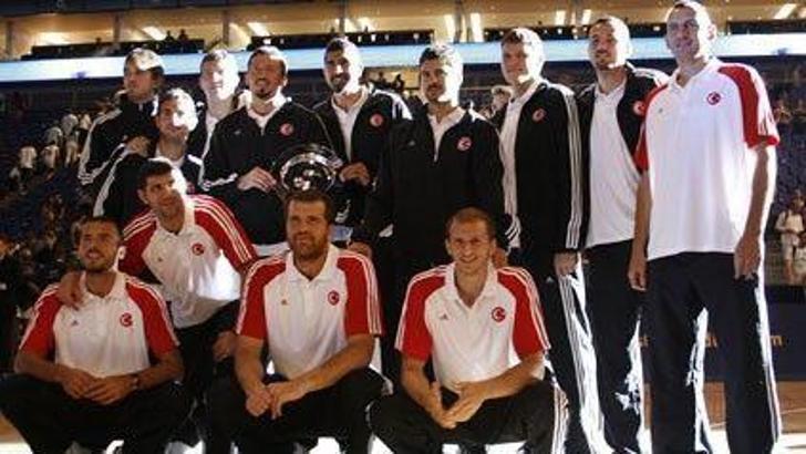 12 Dev Adam Ankara yolcusu