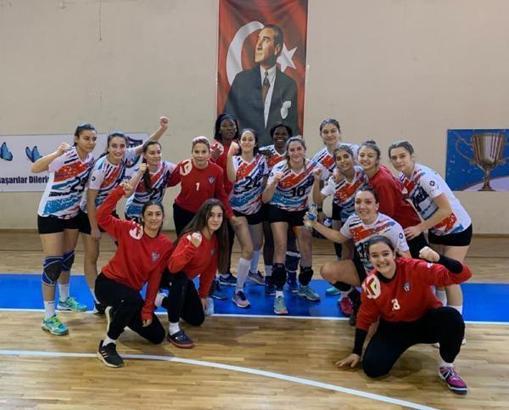 Mavi Kelebekler, çeyrek finalde