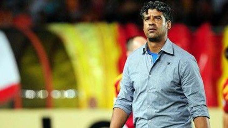 Rijkaard nasıl gülmesin?