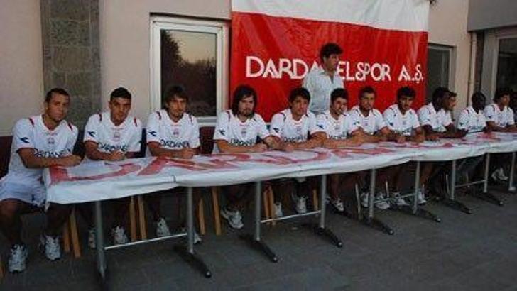 Dardanel'den imza şov