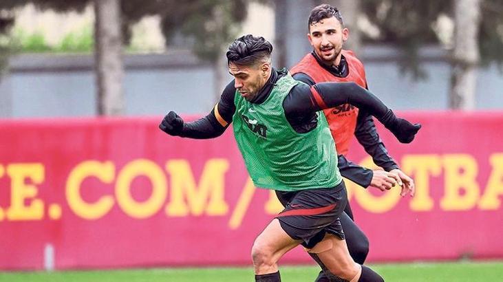 Galatasaray'da Falcao müjdesi! Geri döndü