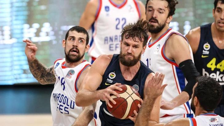 Anadolu Efes - Fenerbahçe Beko maç sonucu: 85-72