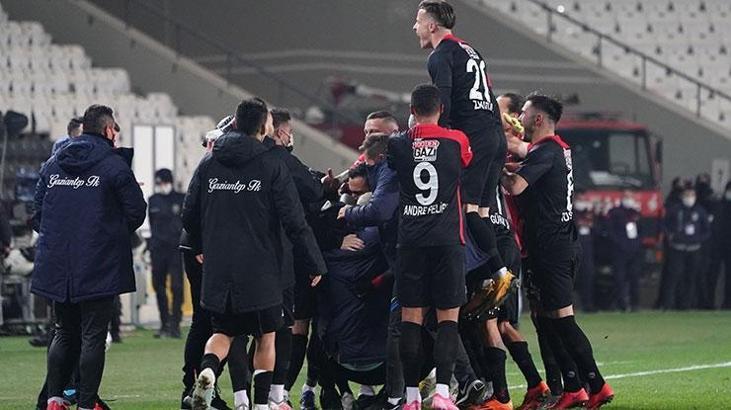 Gaziantep FK Fenerbahçe karşısında kâbusu bitirdi