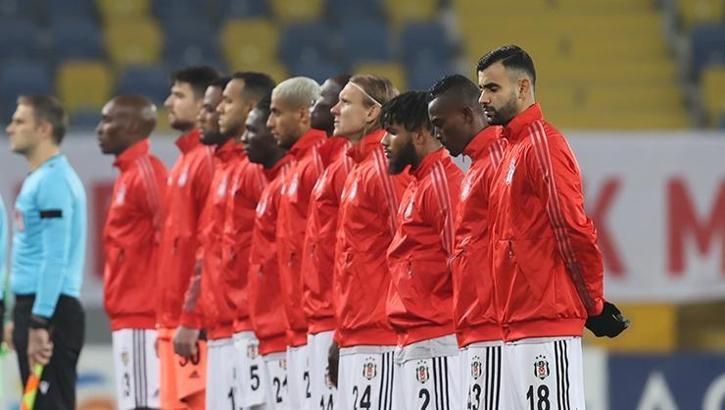 Beşiktaş'ta Ghezzal, Caner Erkin'i yakaladı