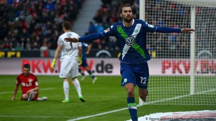 Club Brugge, Bas Dost'u transfer etti
