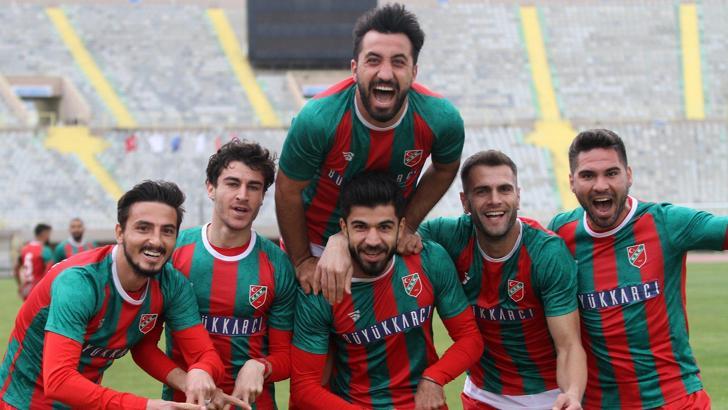Karşıyaka zirvede