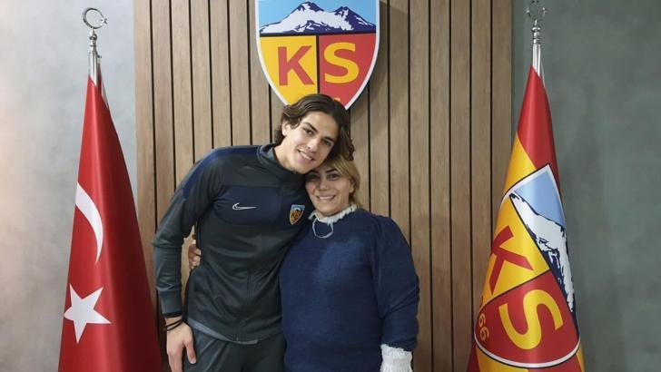 Kayserispor'da Berna Gözbaşı'dan genç futbolculara çağrı