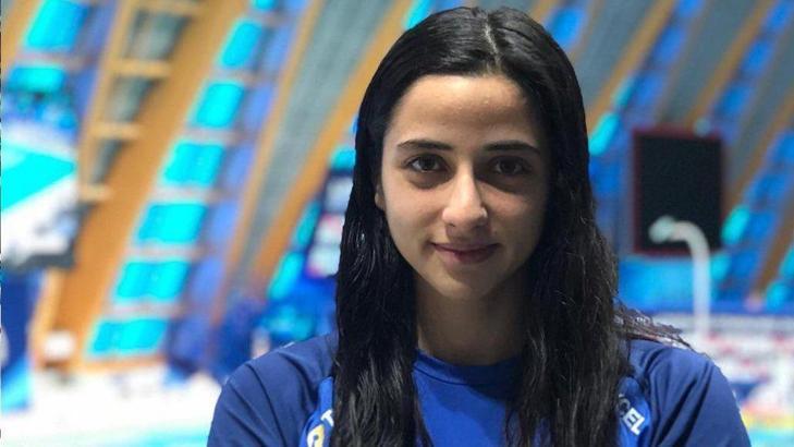 Bakan Kasapoğlu'ndan milli yüzücü Deniz Ertan için tebrik mesajı