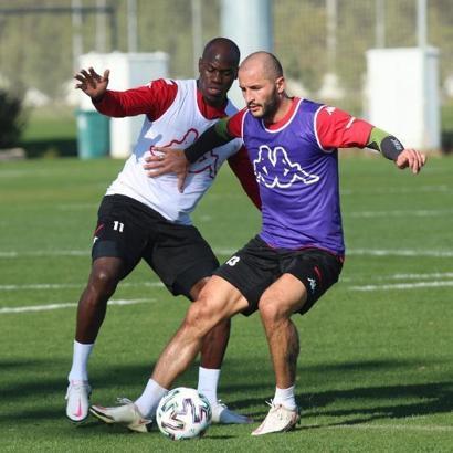 FTA Antalyaspor'da Fedor Kudryashov vazgeçilmedi
