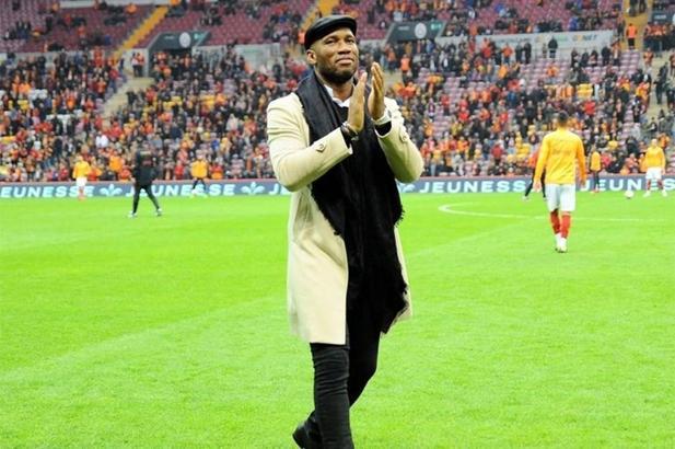 Drogba'dan ırkçılığa karşı duran Webo ve Demba Ba'ya teşekkür