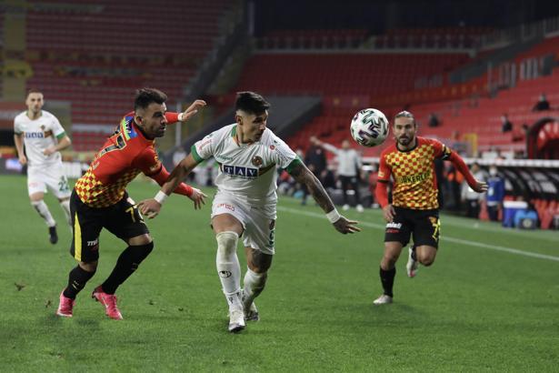 Alanyaspor, İzmir'de yara aldı