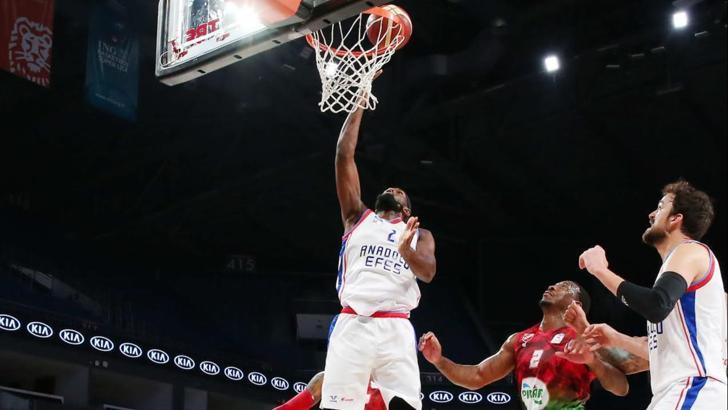 Anadolu Efes, Baskonia'yı konuk edecek