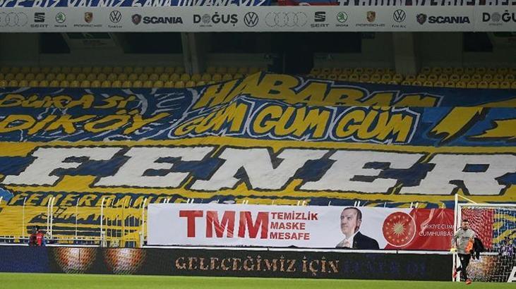 Boş tirbünler pankartla süslendi