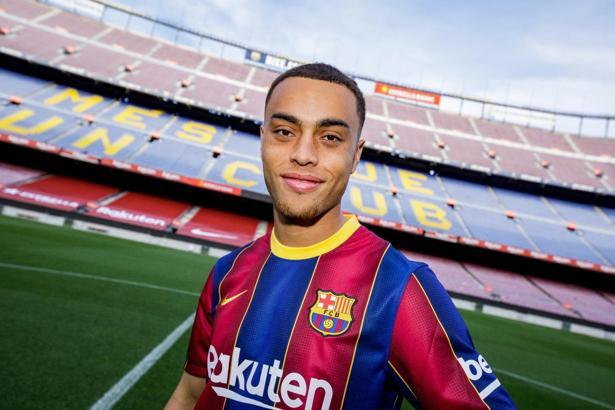 Barcelona ABD'li futbolcu Dest'i transfer etti