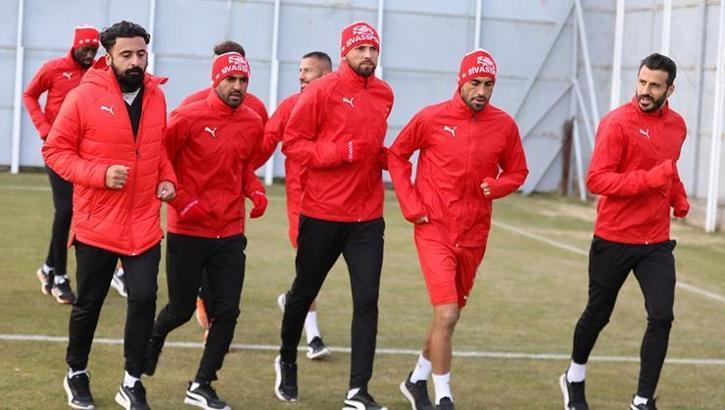 Sivasspor, Karabağ maçına eksik olarak hazır