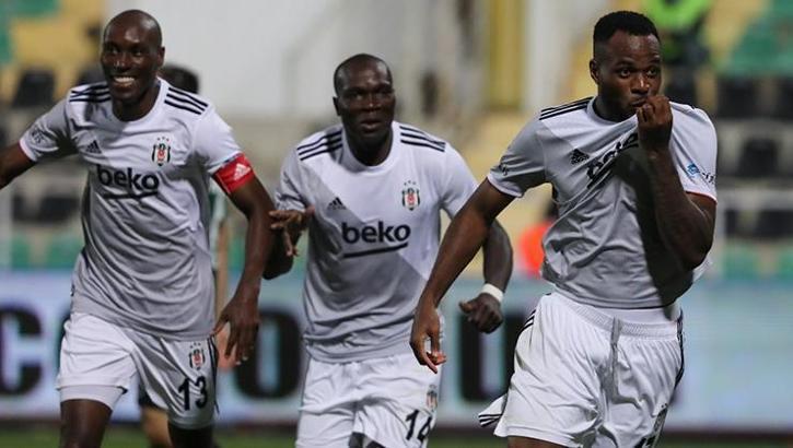 Beşiktaş'ın bitirim ikilisi Aboubakar ve Larin görev başına
