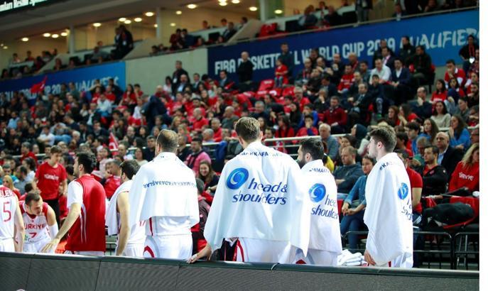Türkiye A Milli Erkek Basketbol Takımı'na dev destek!