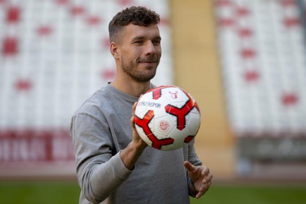 Podolski: Antalya'yı dünyaya tanıtmak istiyorum