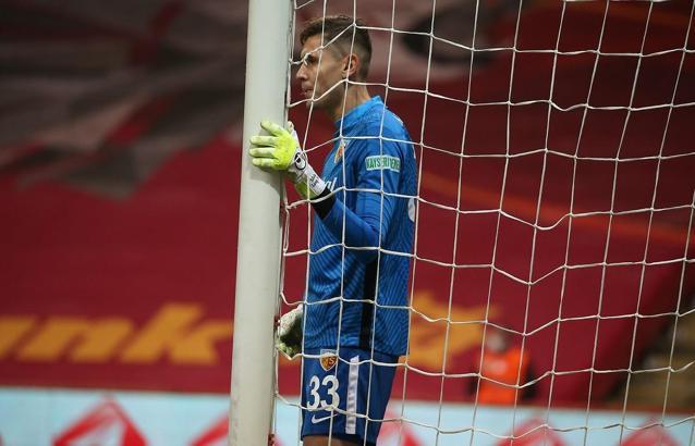 Kayserispor'da Lung 3 hafta forma giyemeyecek
