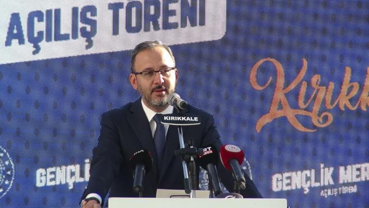 Bakan Kasapoğlu, Kırıkkale Gençlik Merkezi'nin açılışını yaptı