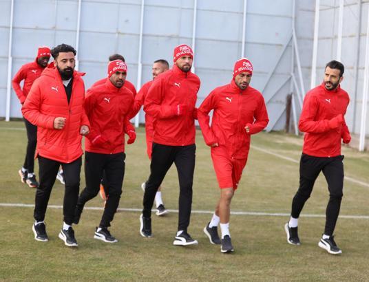 Sivasspor, Karabağ maçı çalışmalarına başladı