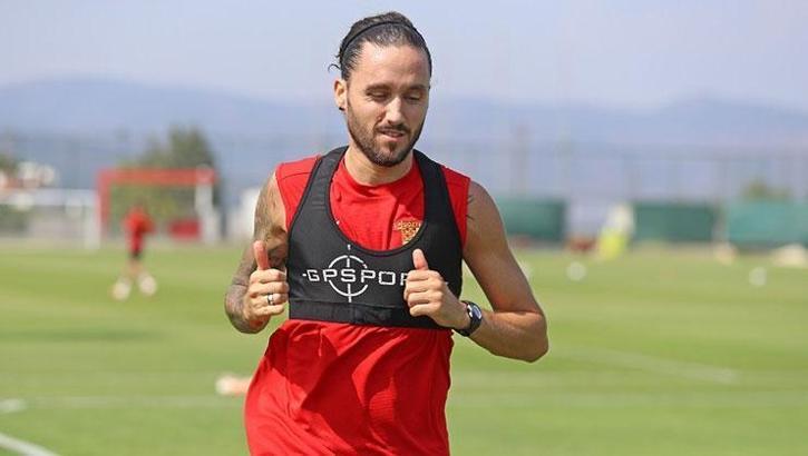 Göztepe'de Napoleoni ilk 11 şansı bekliyor