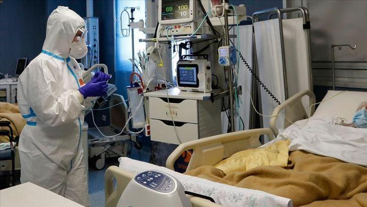 İtalya'da son 24 saatte 653 kişi Kovid-19'dan hayatını kaybetti