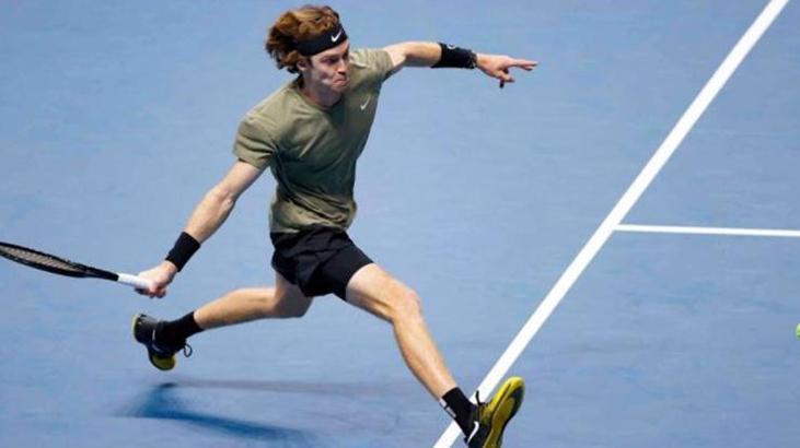 Rublev, Thiem'i 2-0 mağlup etti