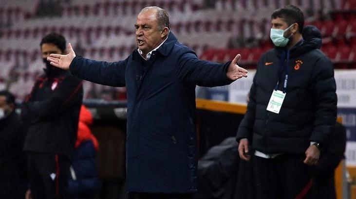 Fatih Terim: 10 oyuncu değişti 5 dakika mıdır uzatma!