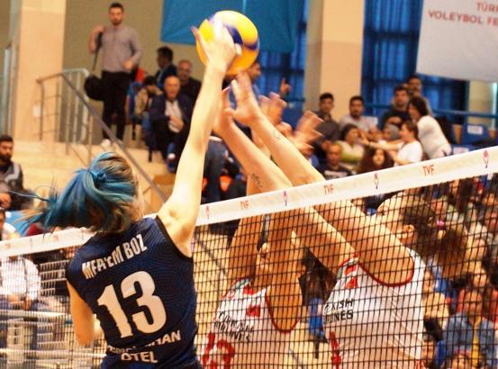 Vakıfbank, Aydın Büyükşehir Belediyespor'u 3-1 yendi