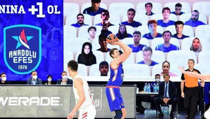 Anadolu Efes maçını dijital tribünden 300'e yakın taraftar izledi