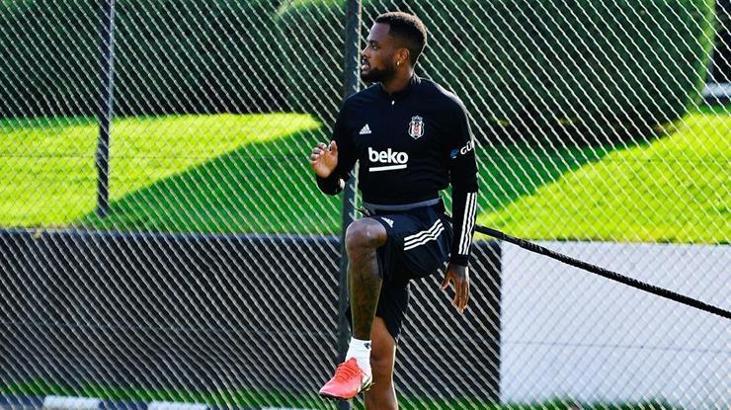Larin hız kesmiyor