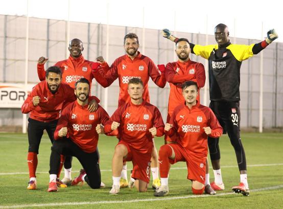 Sivasspor çift idmanla günü tamamladı