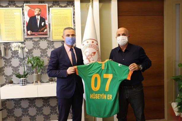 Hasan Çavuşoğlu FANATİK'e konuştu: Biz transferde araya menajer sokmuyoruz